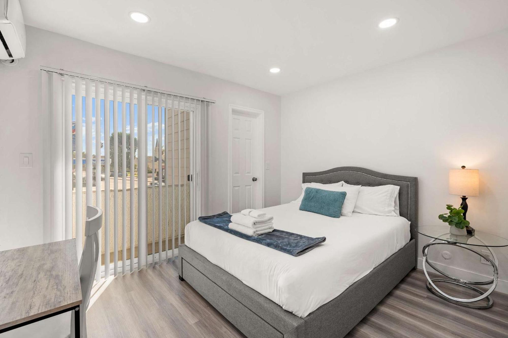 פסדינה New Renovated 2B2B Apt Self Checkin Free Parking 1 מראה חיצוני תמונה