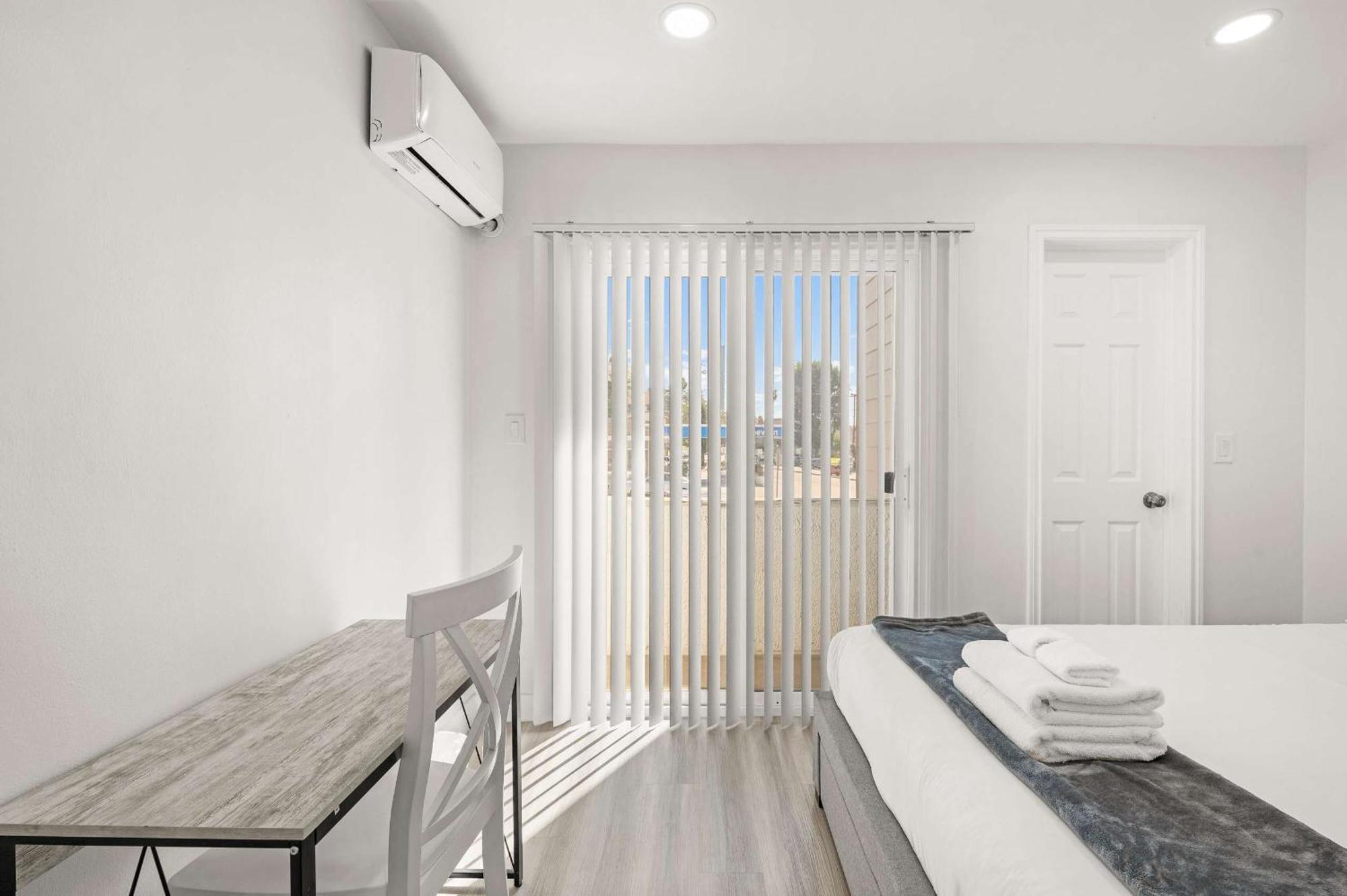 פסדינה New Renovated 2B2B Apt Self Checkin Free Parking 1 מראה חיצוני תמונה
